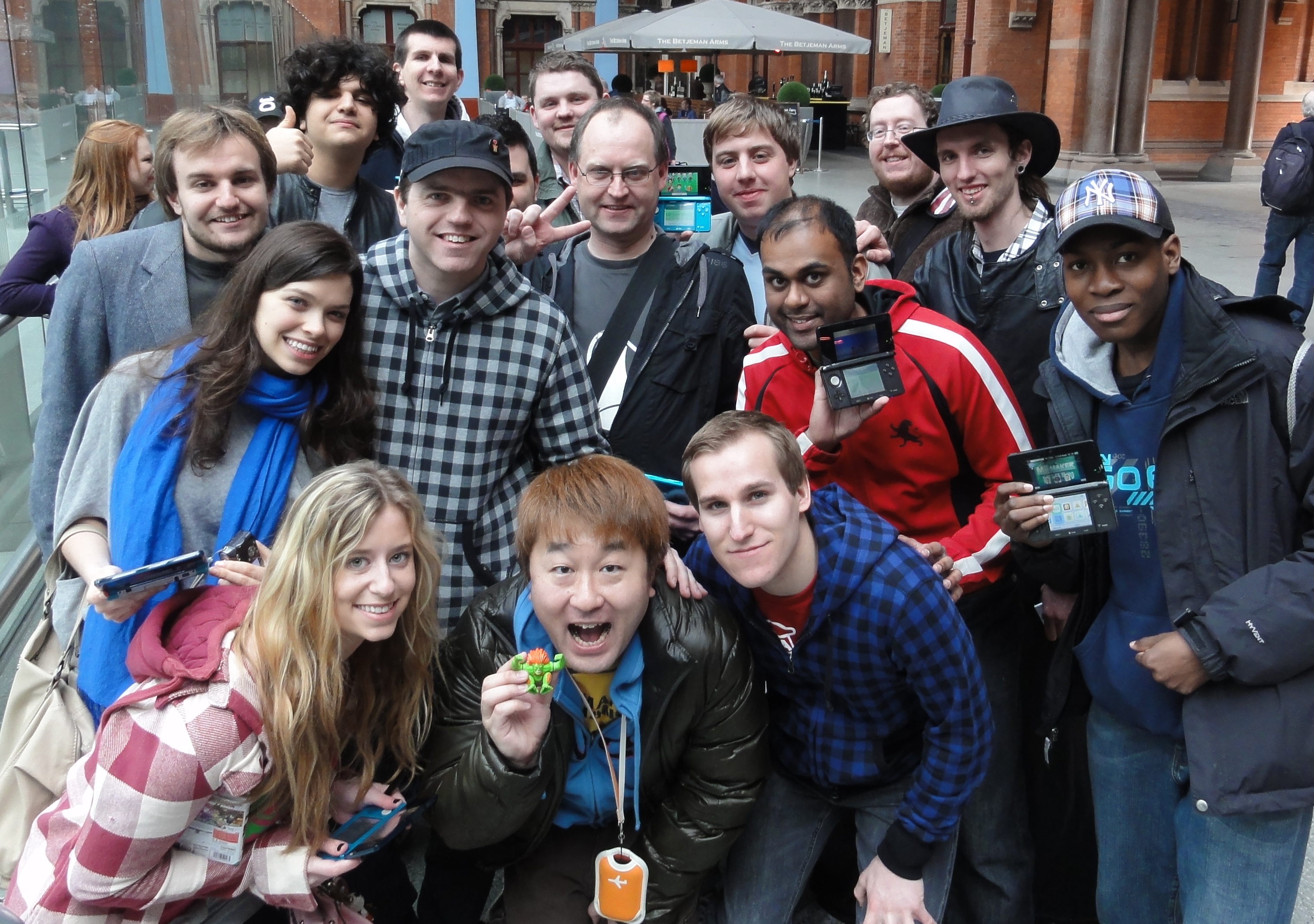 yoshinori-ono-at-the-london-3ds-streetpass-event-in-st-pancras-station-27-03-11-from-12pm.jpg